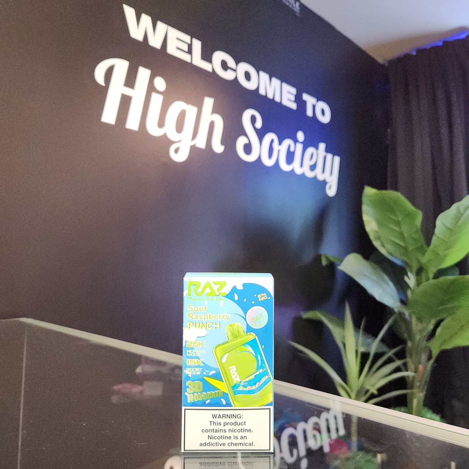 Raz 25k - Sour Raspberry Punch