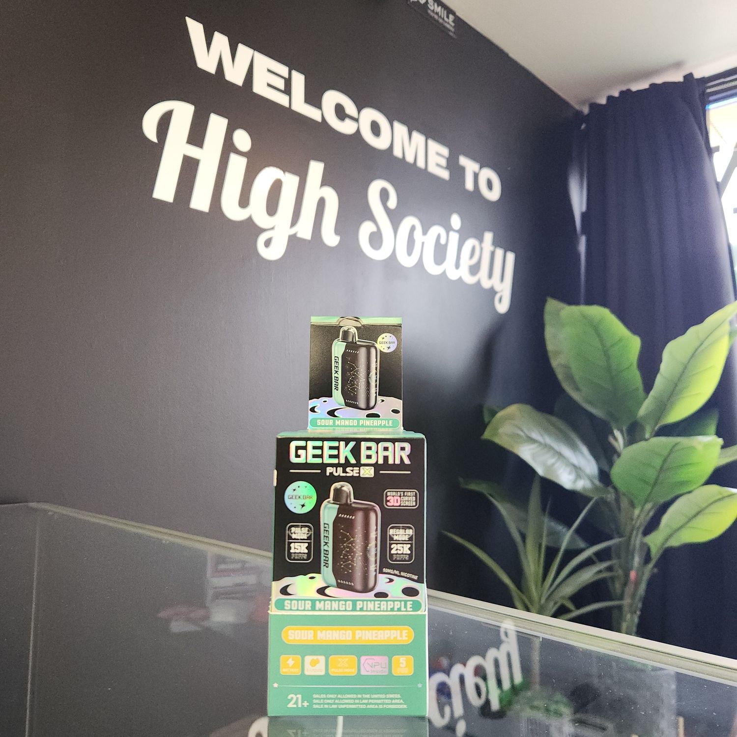 Geek Bar Pulse X - Sour Mango Pineapple