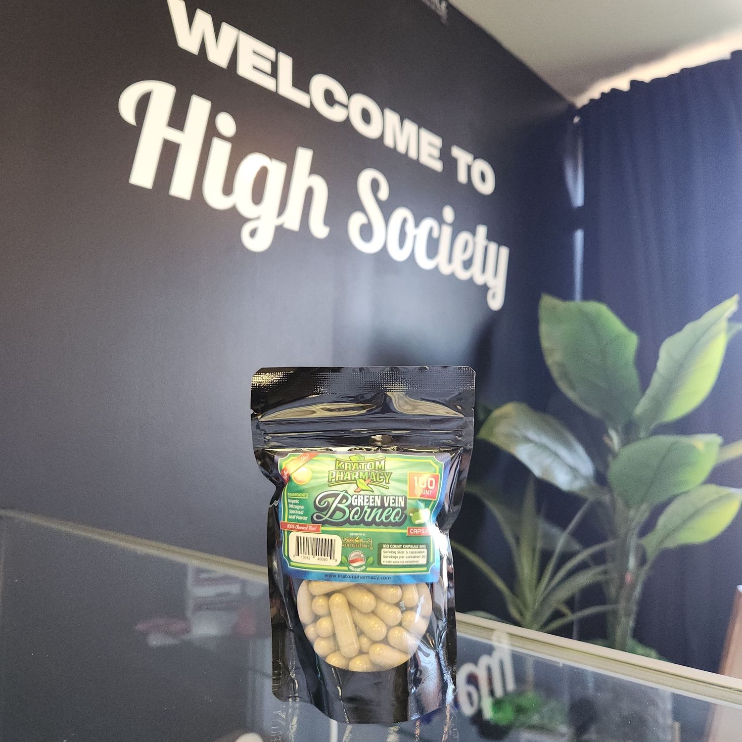 Kratom Pharmacy - Green Vein Borneo 100ct