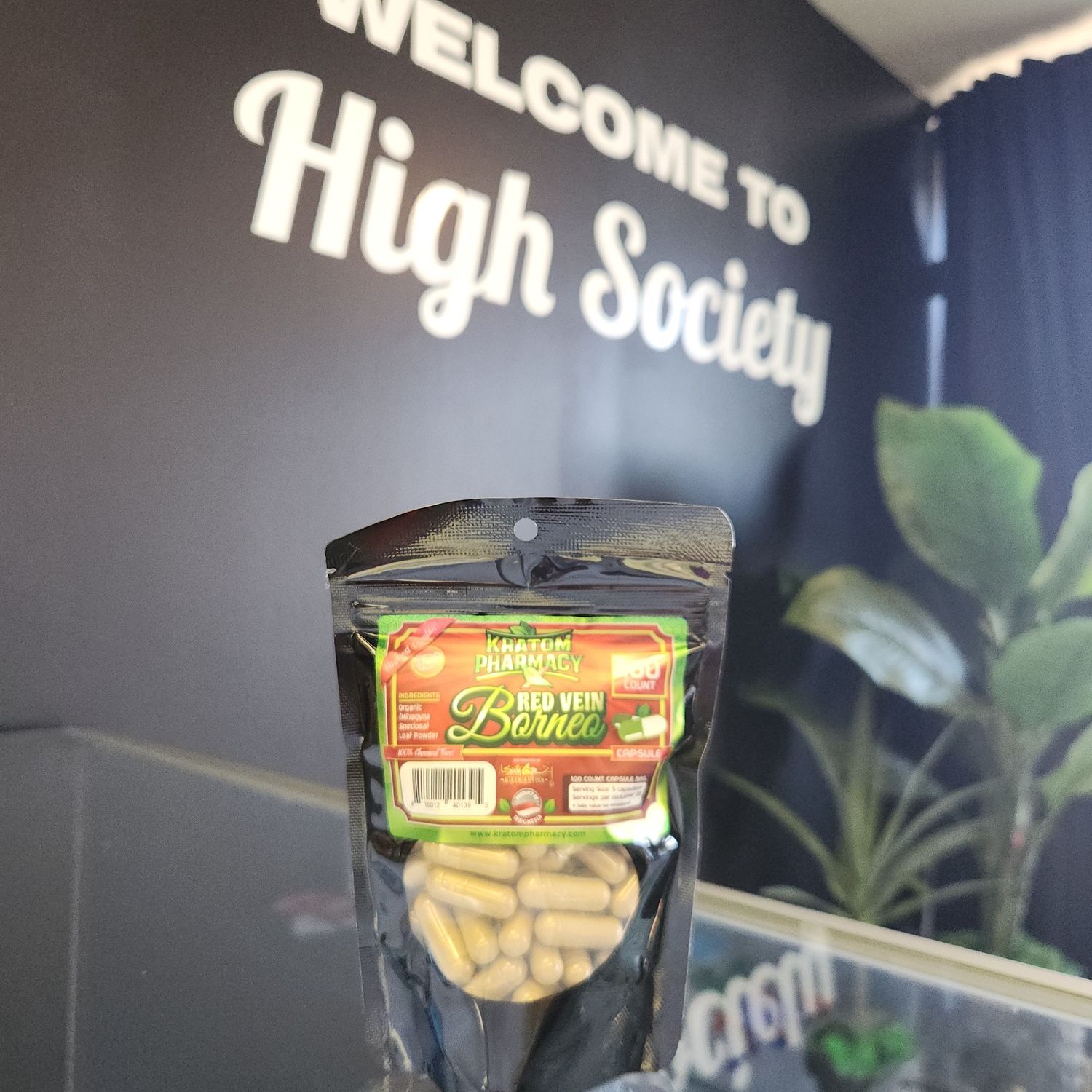 Kratom Pharmacy - Red Vein Borneo 100ct