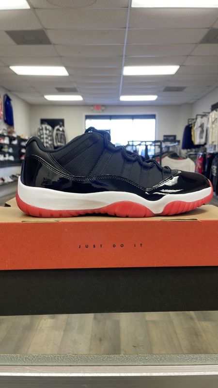 AIR JORDAN 11 retro low
