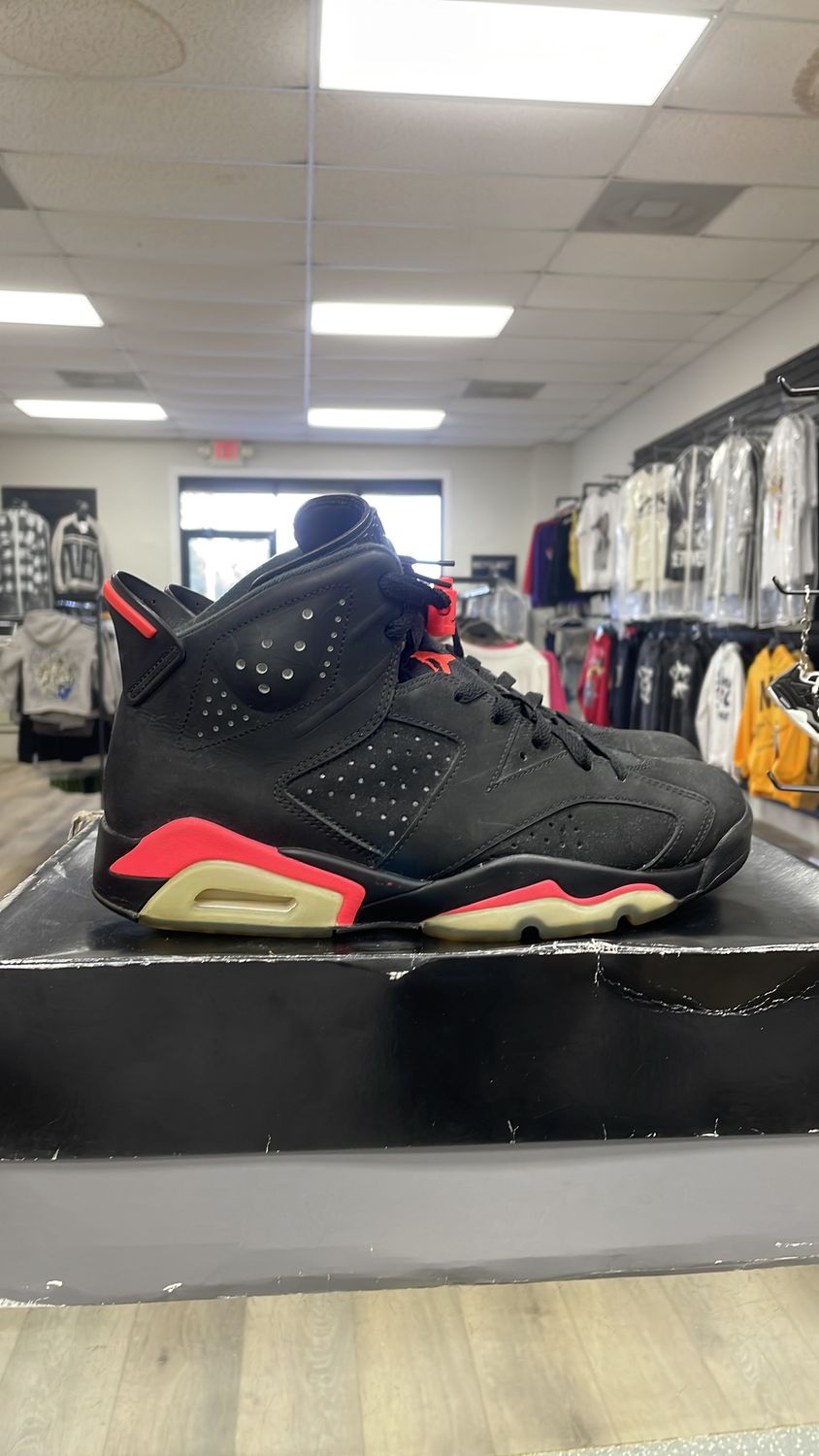 AIR JORDAN 6 BLACK INFARED 2019  SIZE 9 USED