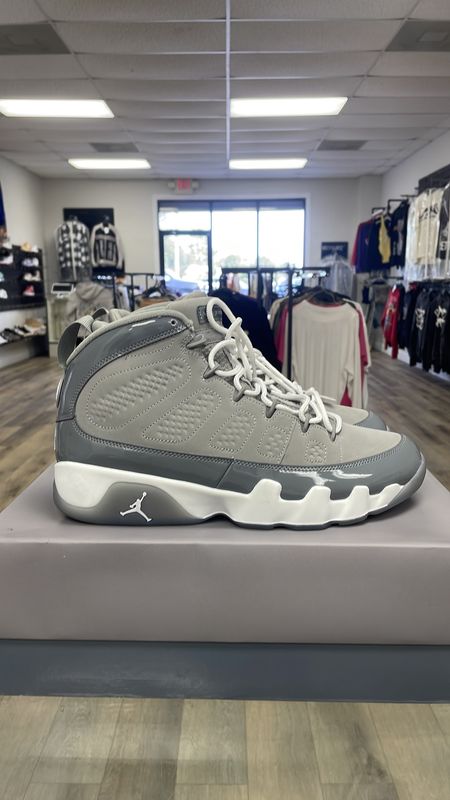 AIR JORDAN 9 BRAND NEW