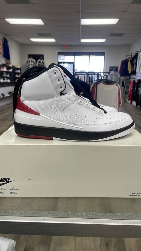 AIR JORDAN 2 retro size 11 BRAND NEW