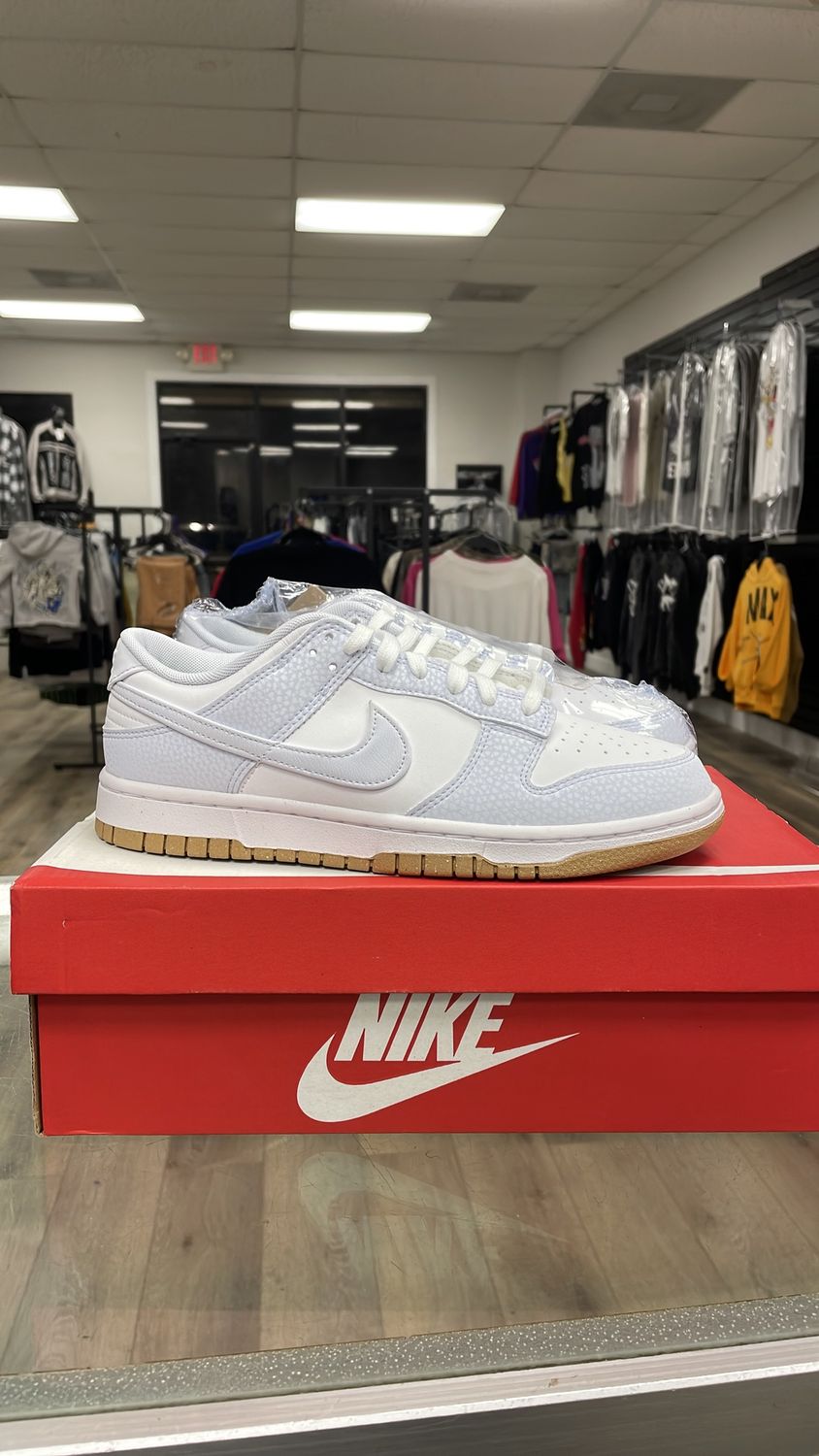 WNIKE DUNK LOW PRM NN size 7.5