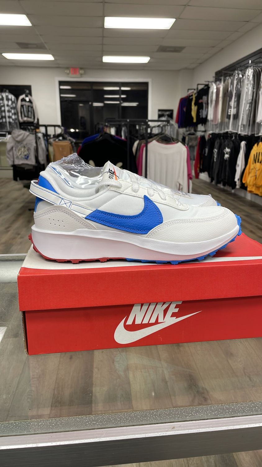 NIKE WAFFLE DEBUT SE size 8.5 brand new