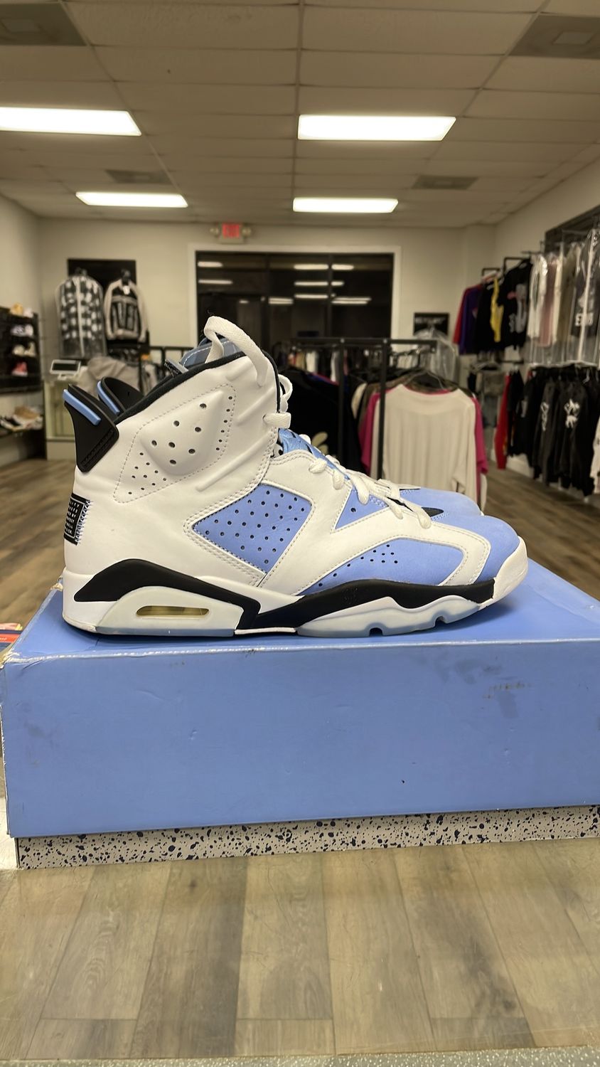 AIR JORDAN 6 RETRO