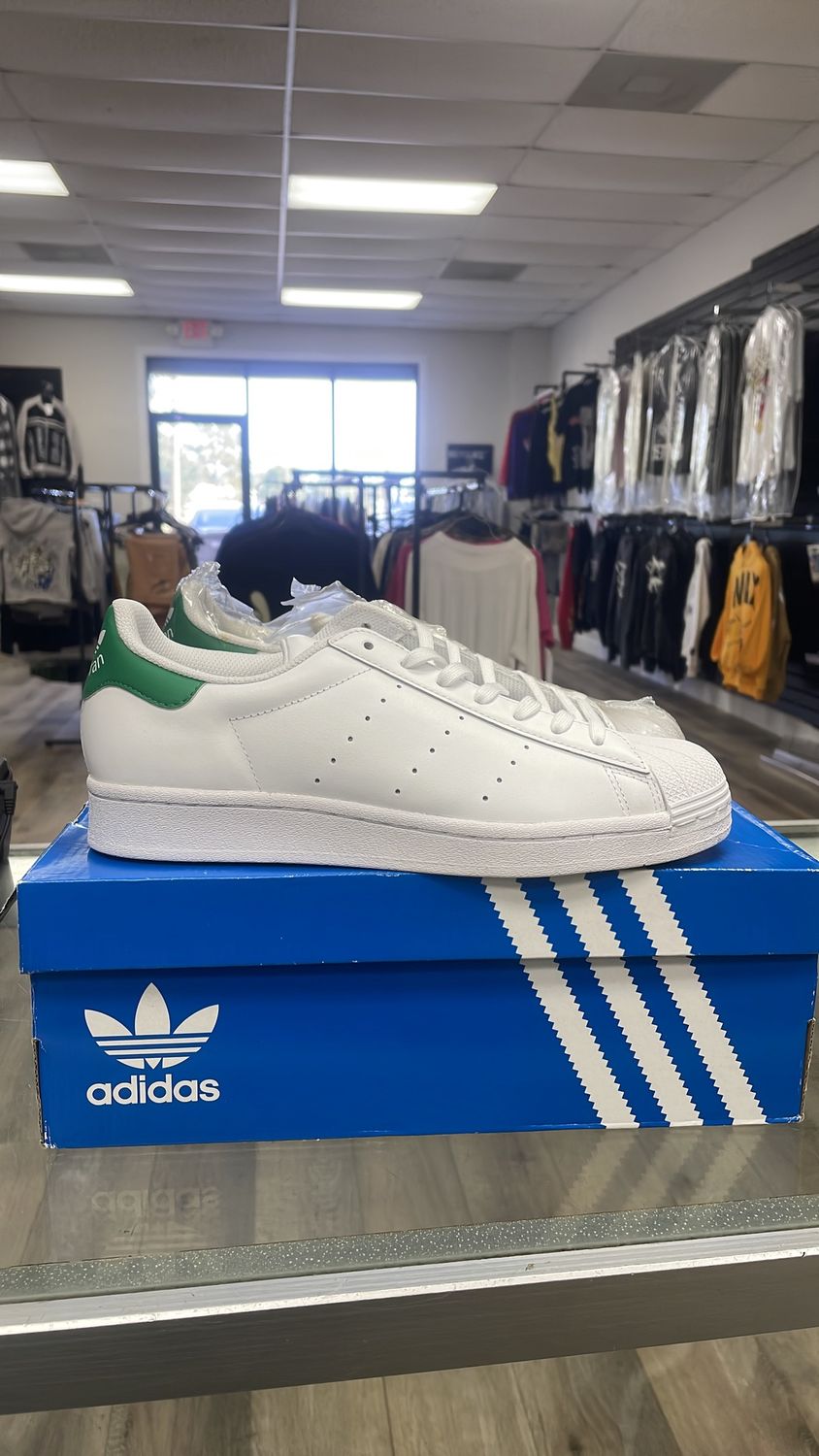 Stan smith size 7 BRAND NEW