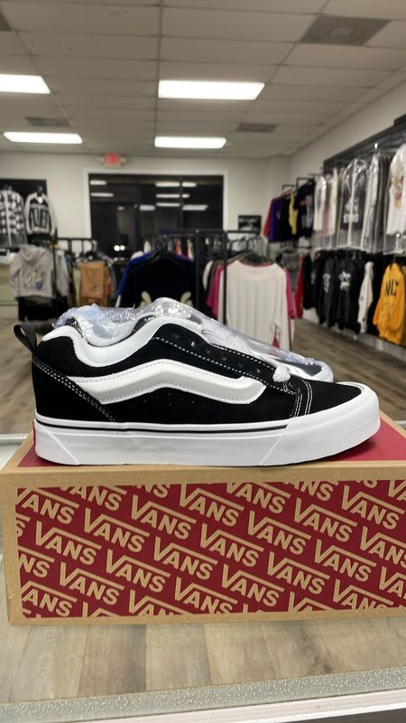 KNU SKOOL DEAD STOCK