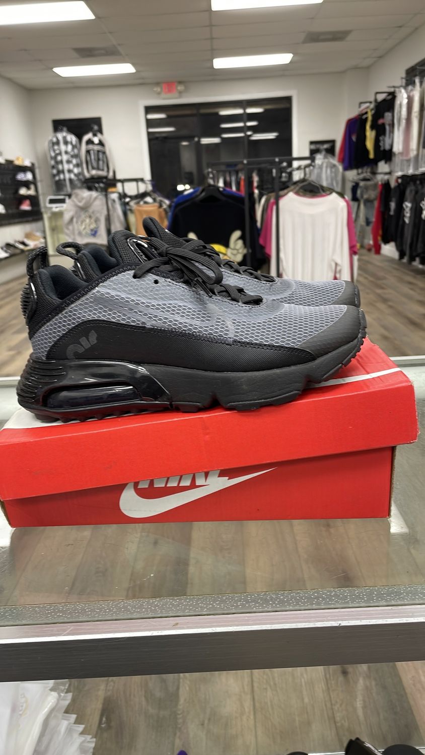 NIKE AIR MAX 2090 GS used 5.5