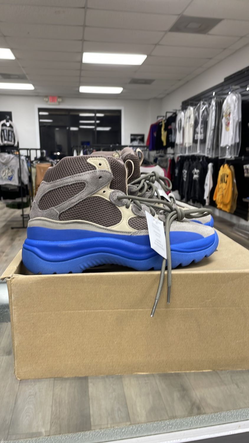 YZY DSRT BT size 9uk 8 is