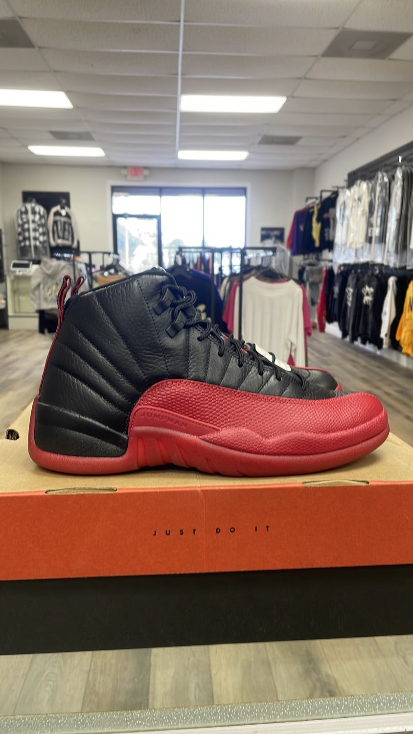 AIR JORDAN 12 flu game brand new SIZE 10.5