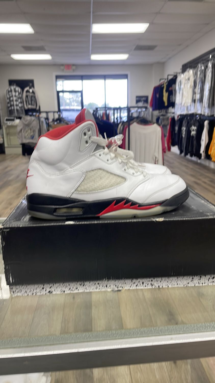 AIR JORDAN 5 RETRO 10.5