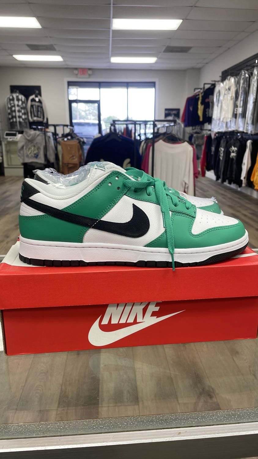 DUNK LOW green and black size 12