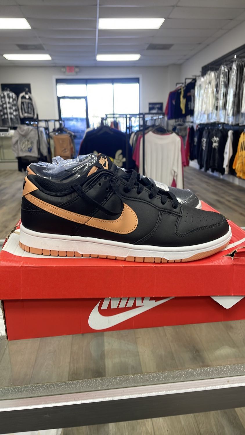 NIKE DUNK SIZE 10 DEAD STOCK