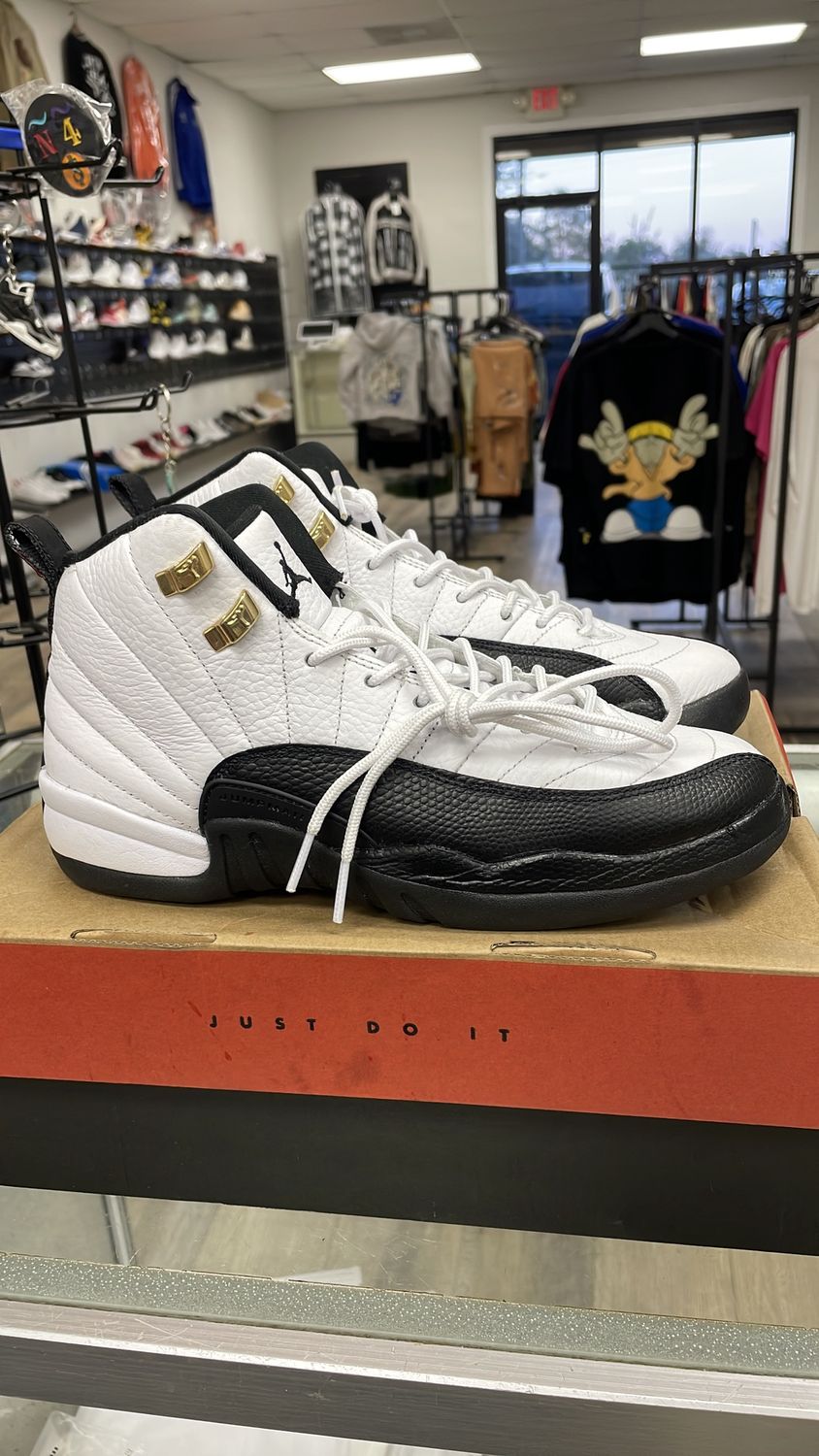 AIR JORDAN 12 USED SIZE 7Y
