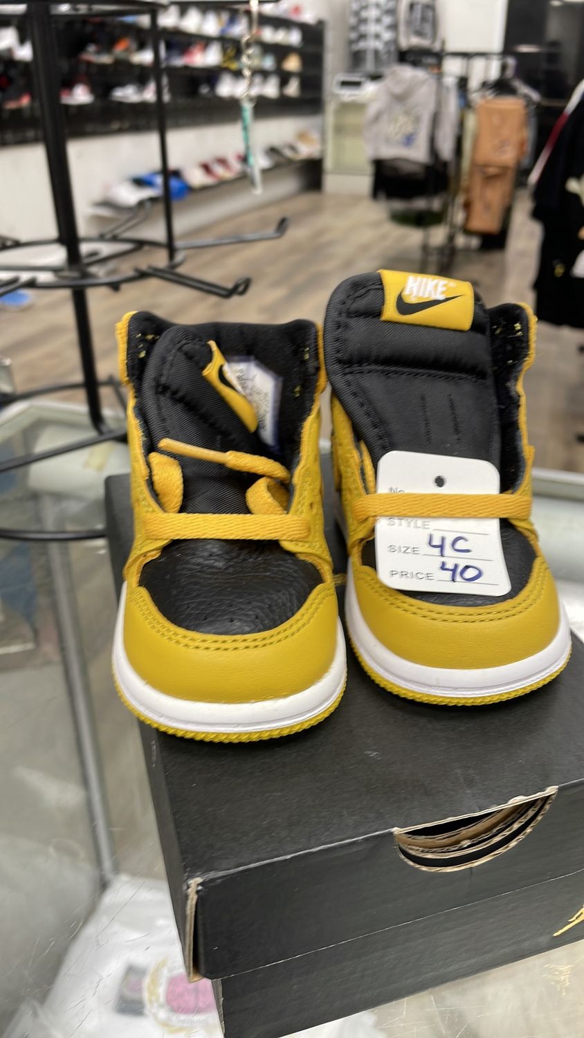 AIR JORDAN 1 size 4c