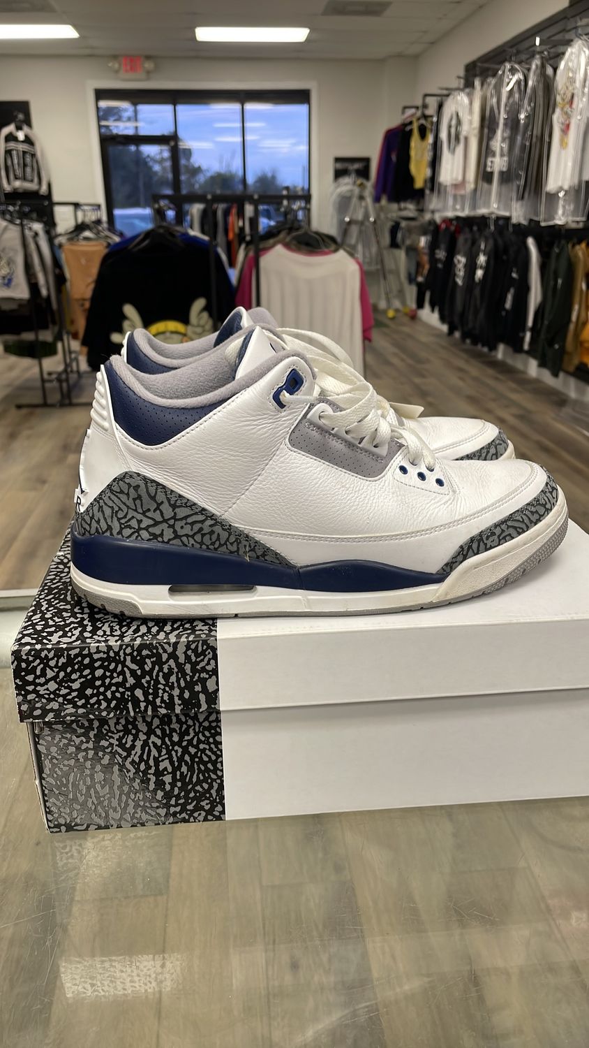 AIR JORDAN 3 USED SIZE 9.5