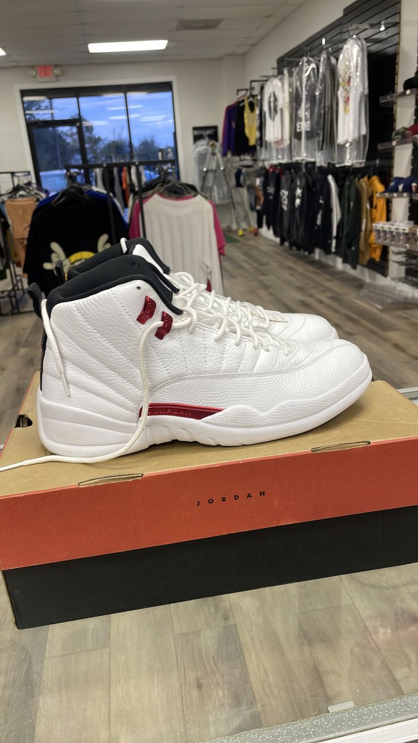 AIR JORDAN 12 USED SIZE 11