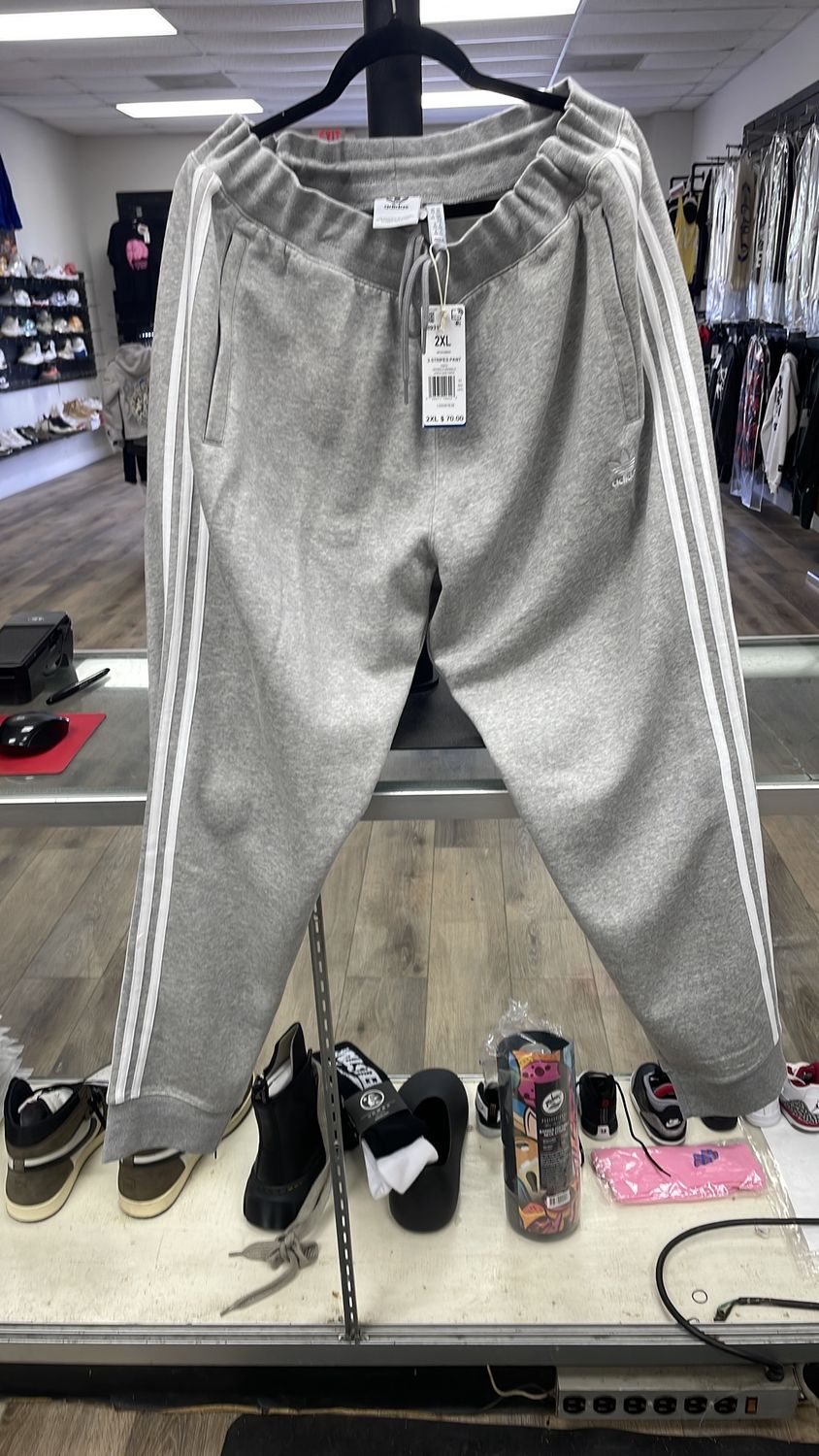 ADIDAS SWEATPANTS 2XL BRAN NEW