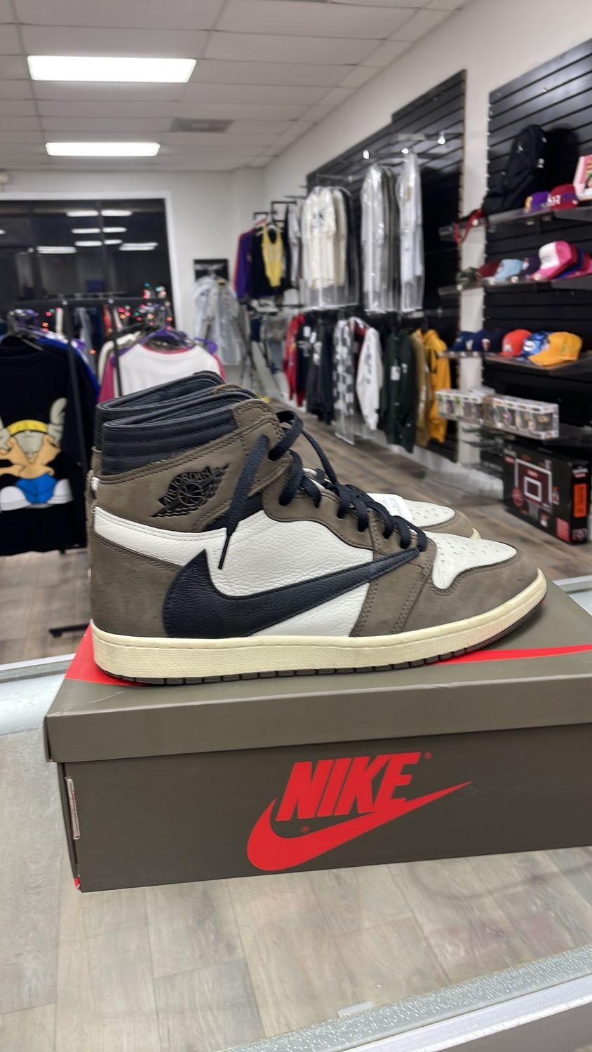 AIR JORDAN 1 TRAVIS SCOTT SIZE 12 USED
