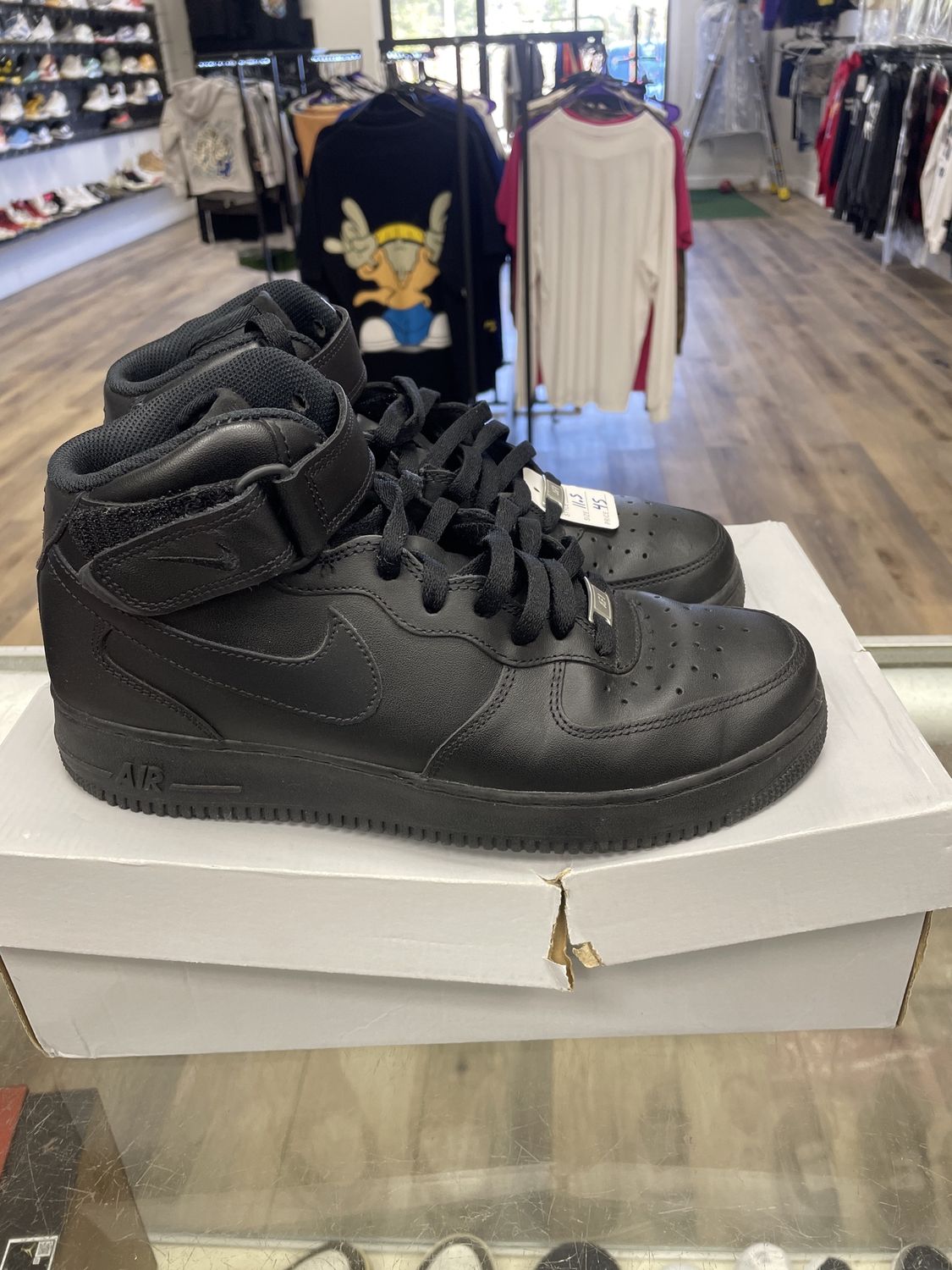 AIR FORCE ONE MIDS SIZE 11.5 USED