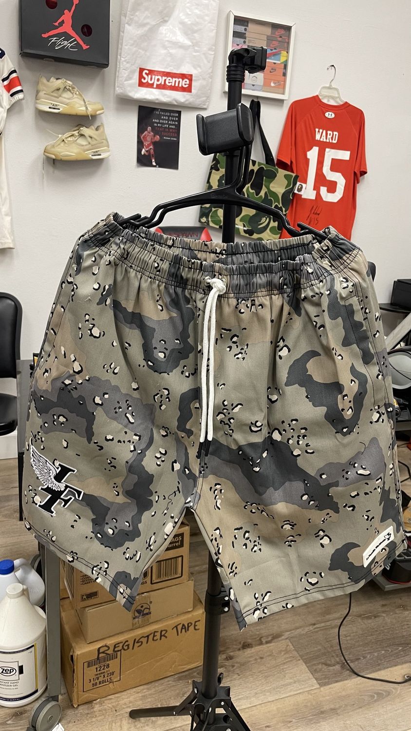 XL LAFAMILIA SHORTS army xlarge