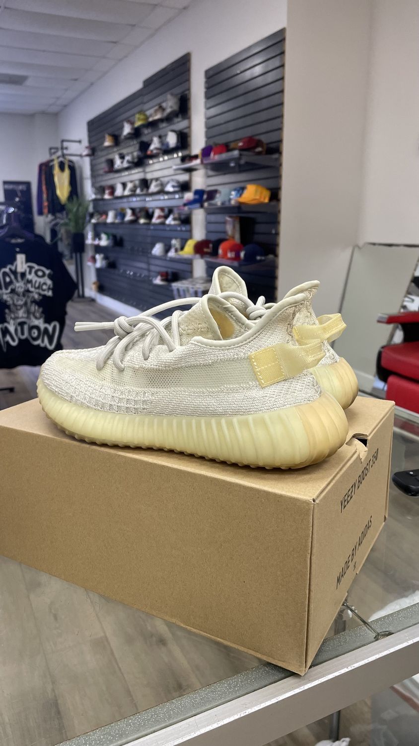 YEEZY BOOST 350 V2 USED SIZE 6 LIGHT LIGHT LIGHT