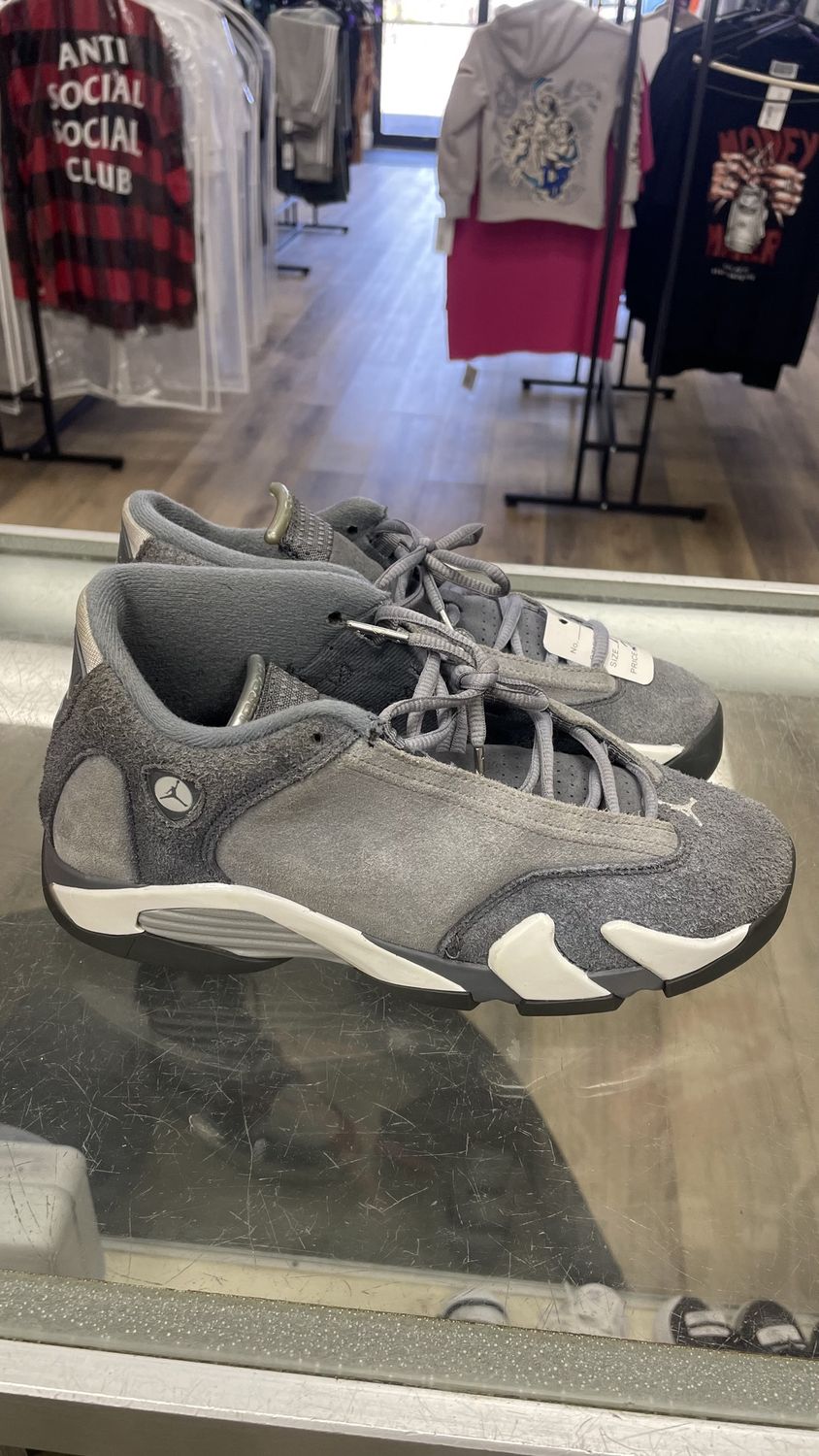 AIR JORDAN  14 GREY USED SIZE 7 Y USED NO BOX