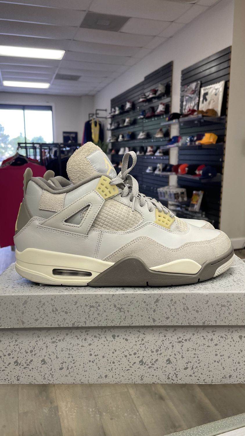 AIR JORDAN 4 SIZE 10.5 USED