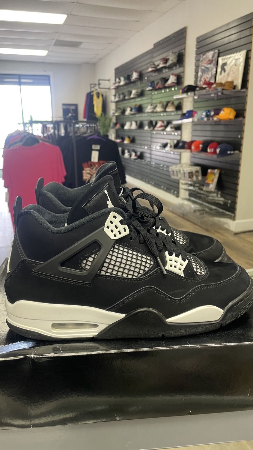 air Jordan 4 size  10 used