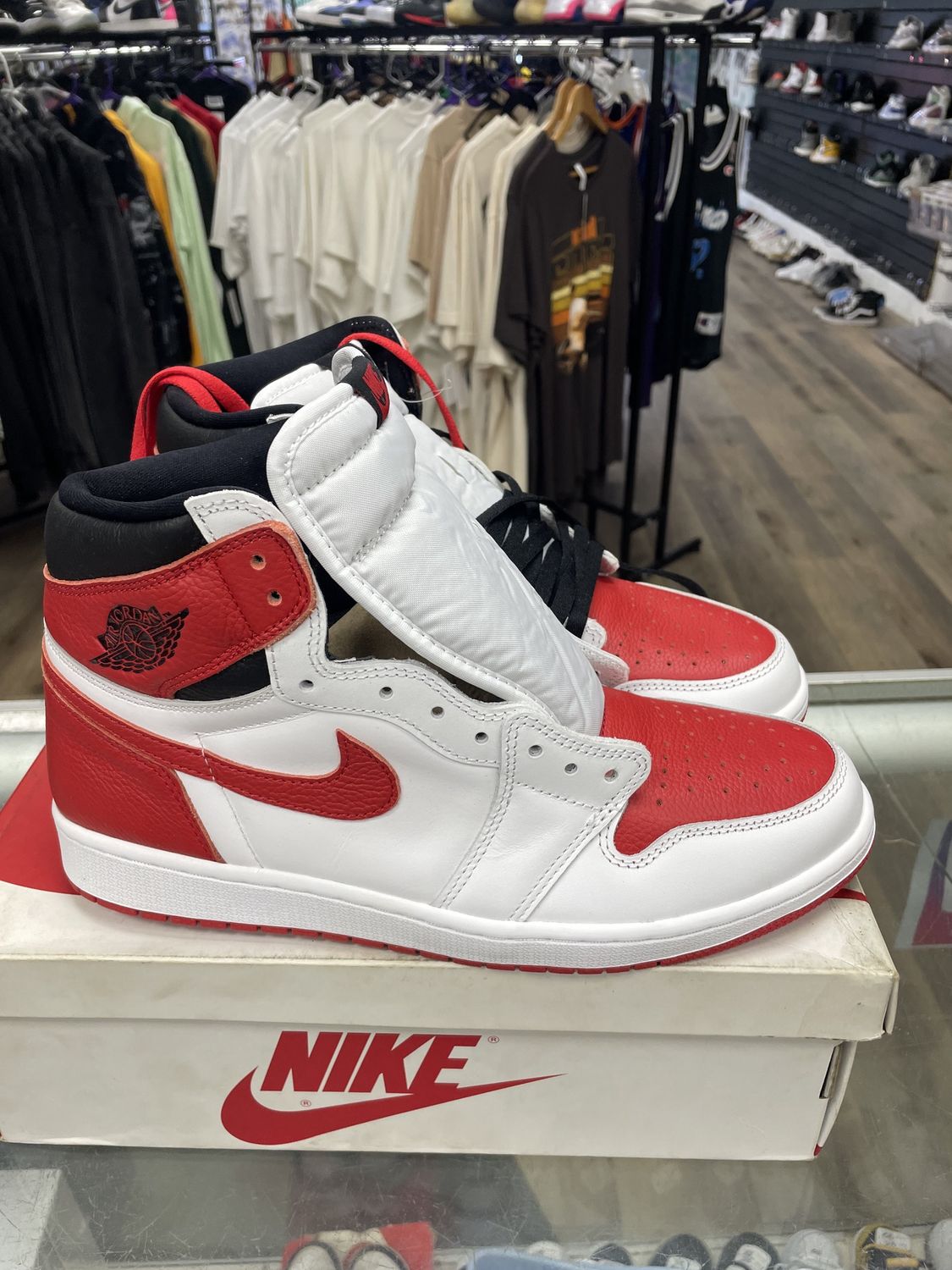 AIR JORDAN 1 SIZE 12 DEED STOCK