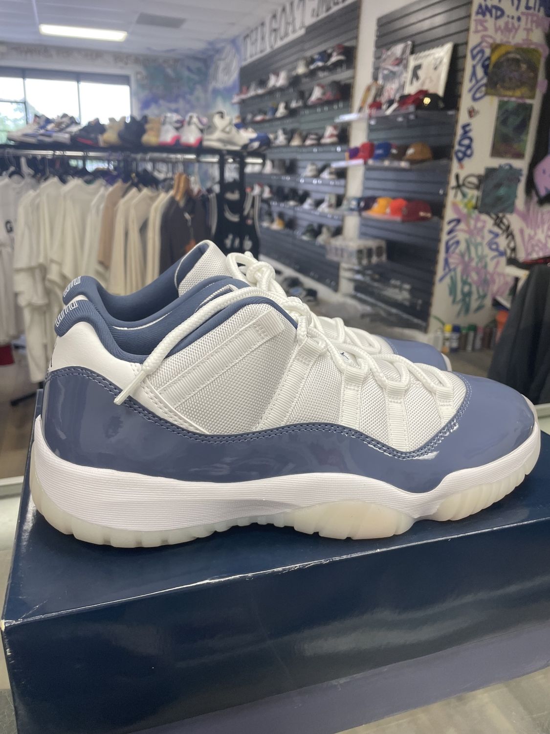 AIR JORDAN 11 SIZE 12 DEED STOCK