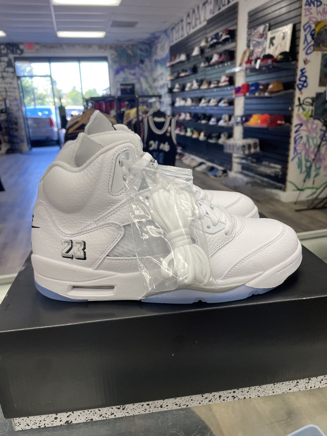 air Jordan 5 white metallic  size 9 brand new