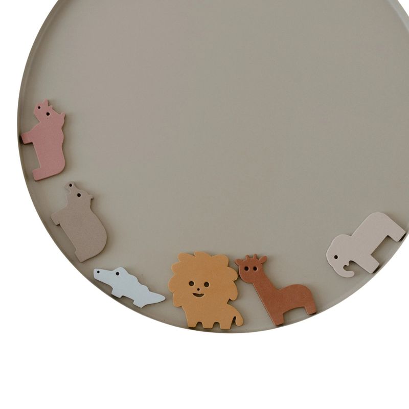 Magnetic safari animals