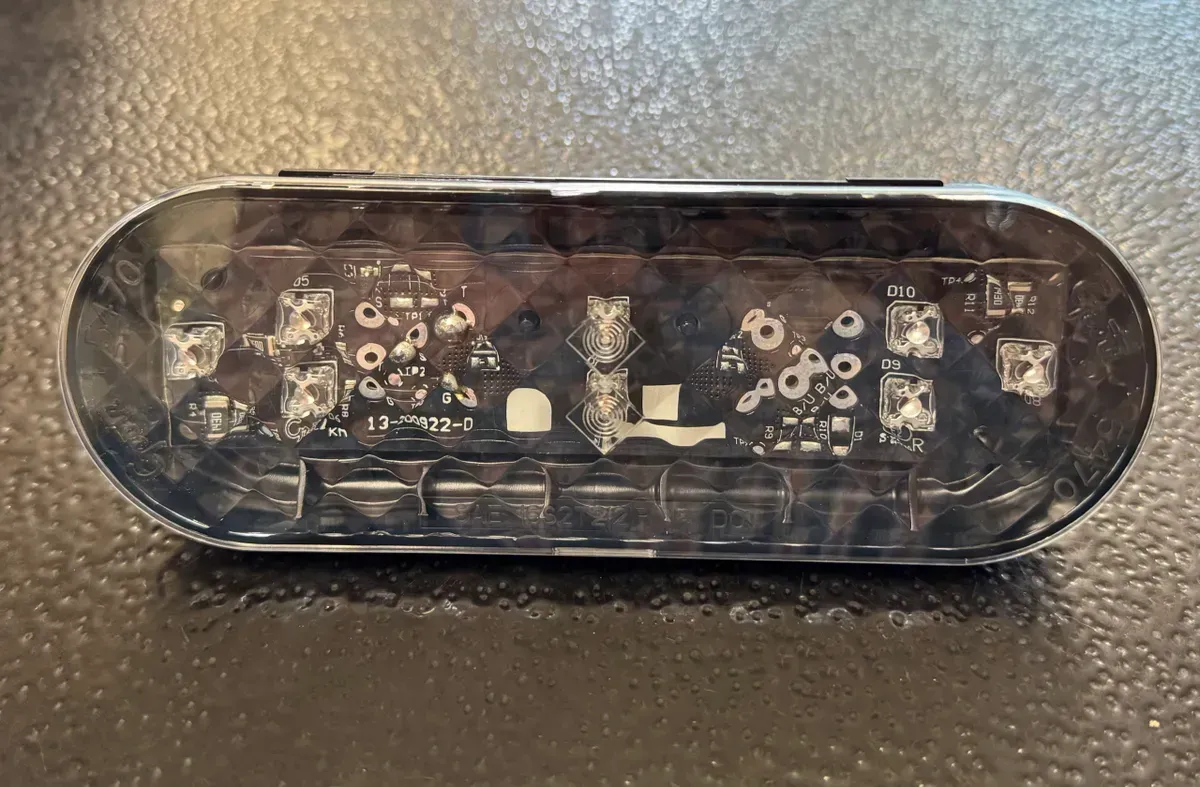 213295 LIGHT CLEAR LENS S/T/T