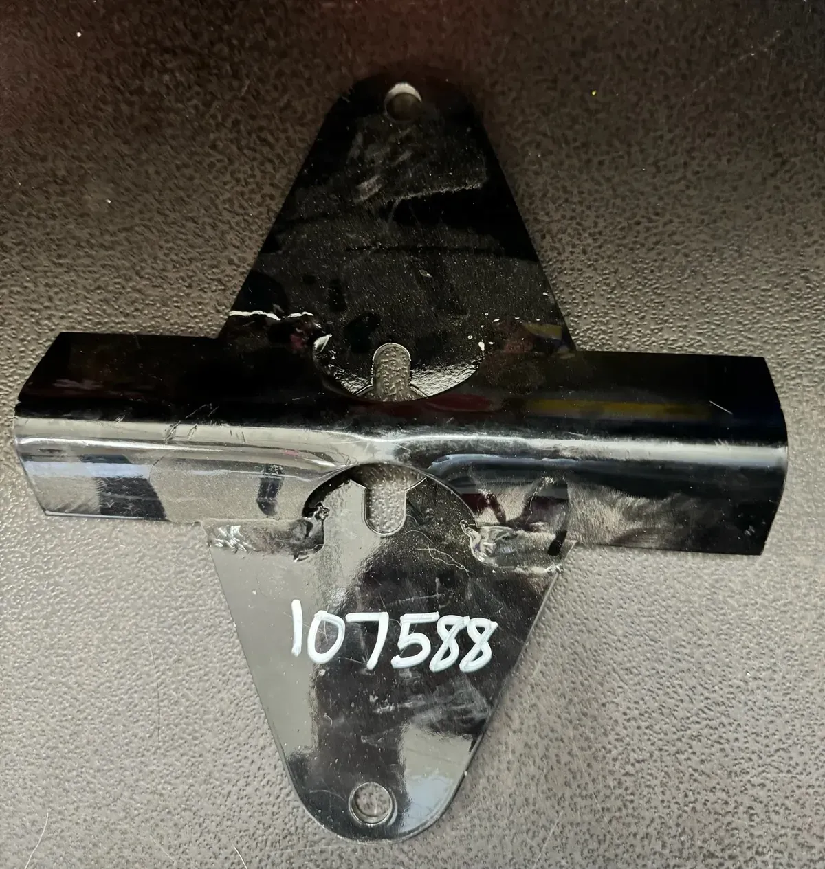 107588	PLATE WLDMT LIFT GUIDING