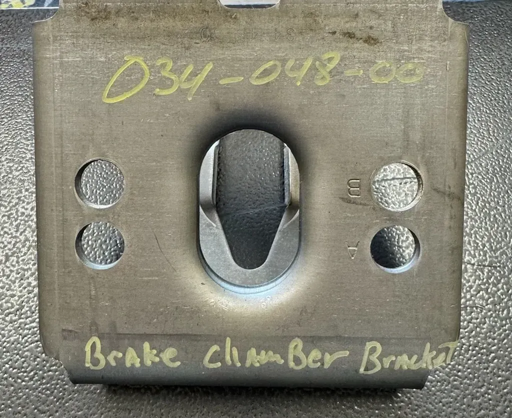 034-048-00	BRACKET AIR CHAMBER MTG