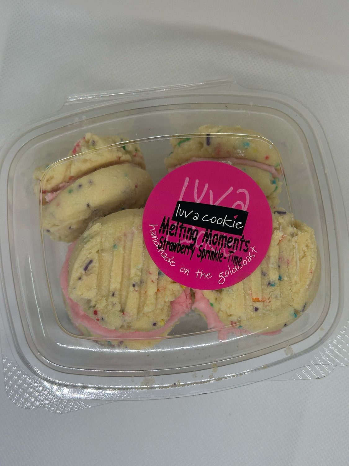 Vanilla & Strawberry Cream Sprinkle Time Melting Moment