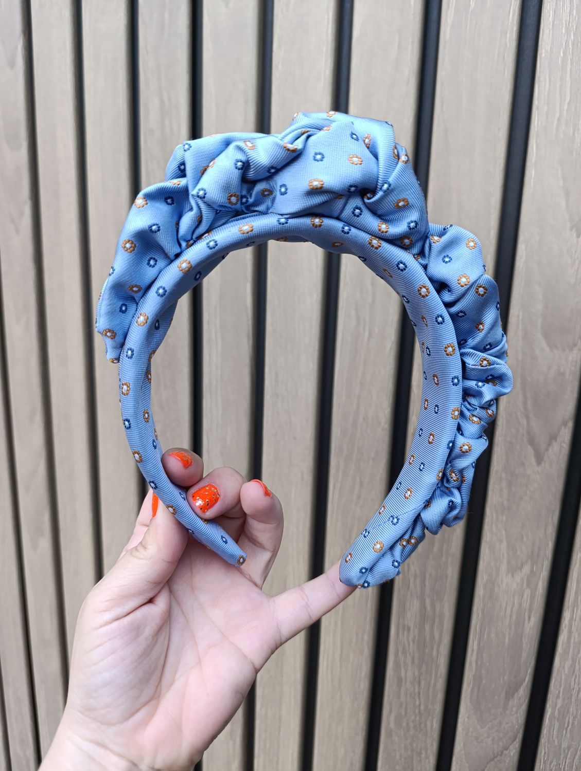 Błękitna opaska korona fascynator wianek jedwabna silk