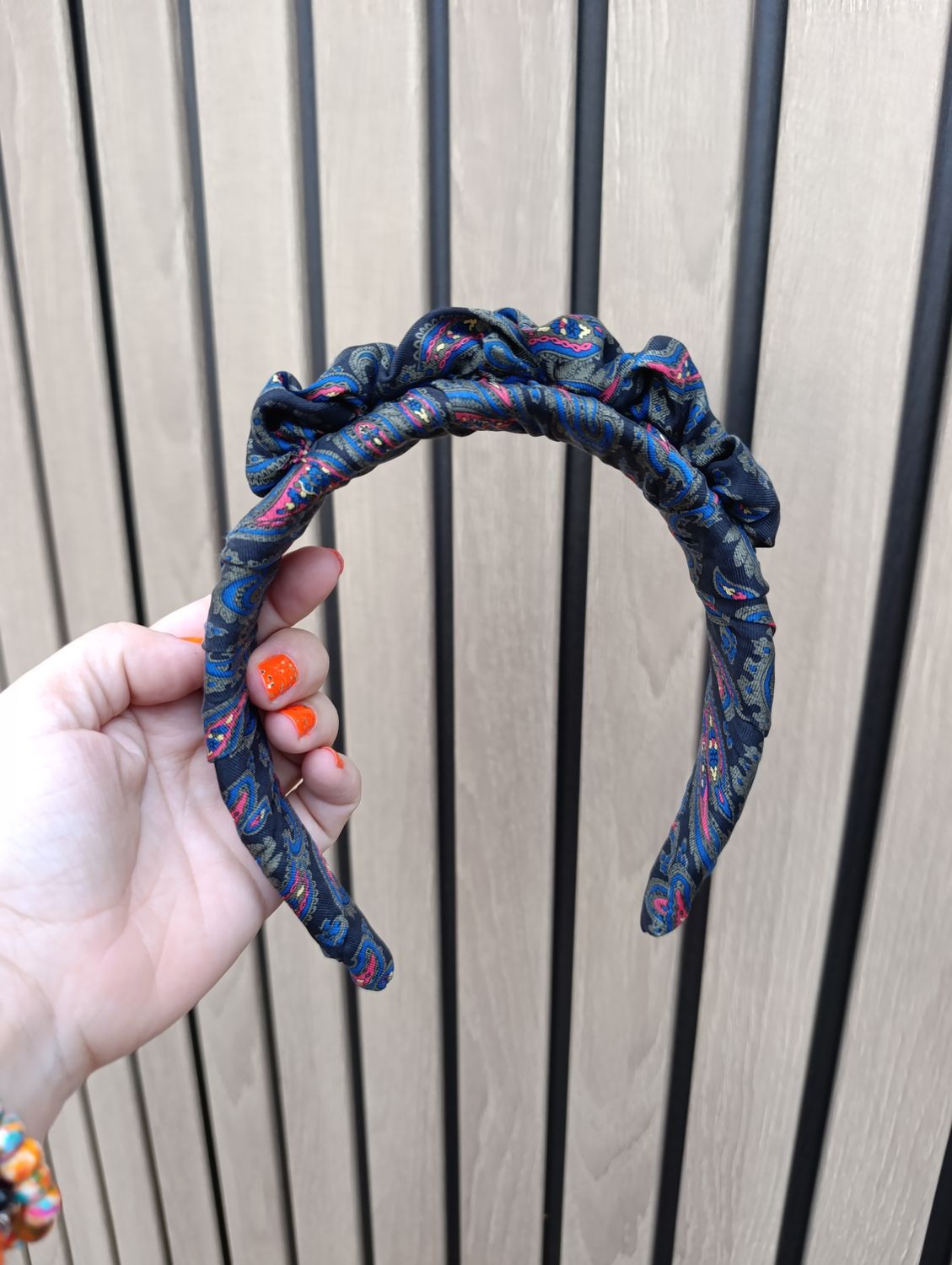 Grafitowa opaska korona fascynator  wianek jedwabna silk z  wzorem