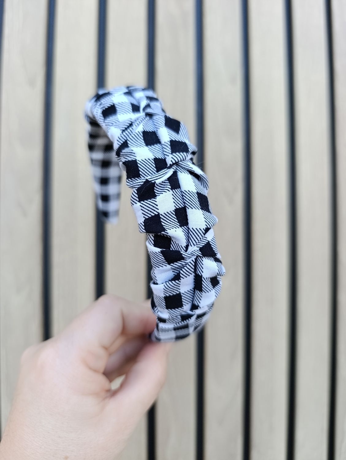 Opaska marszczona wąska KRATA biała czarna