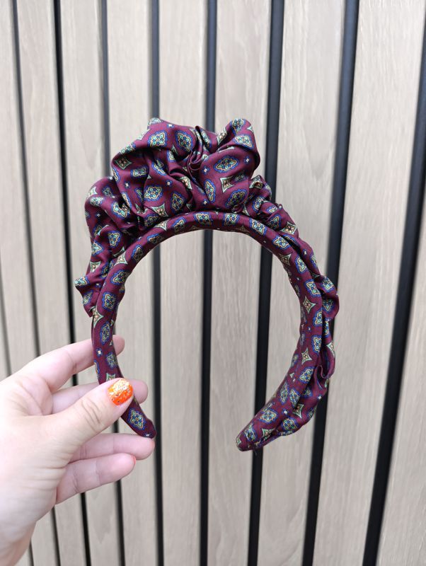 Bordowa opaska korona fascynator wianek jedwabna silk