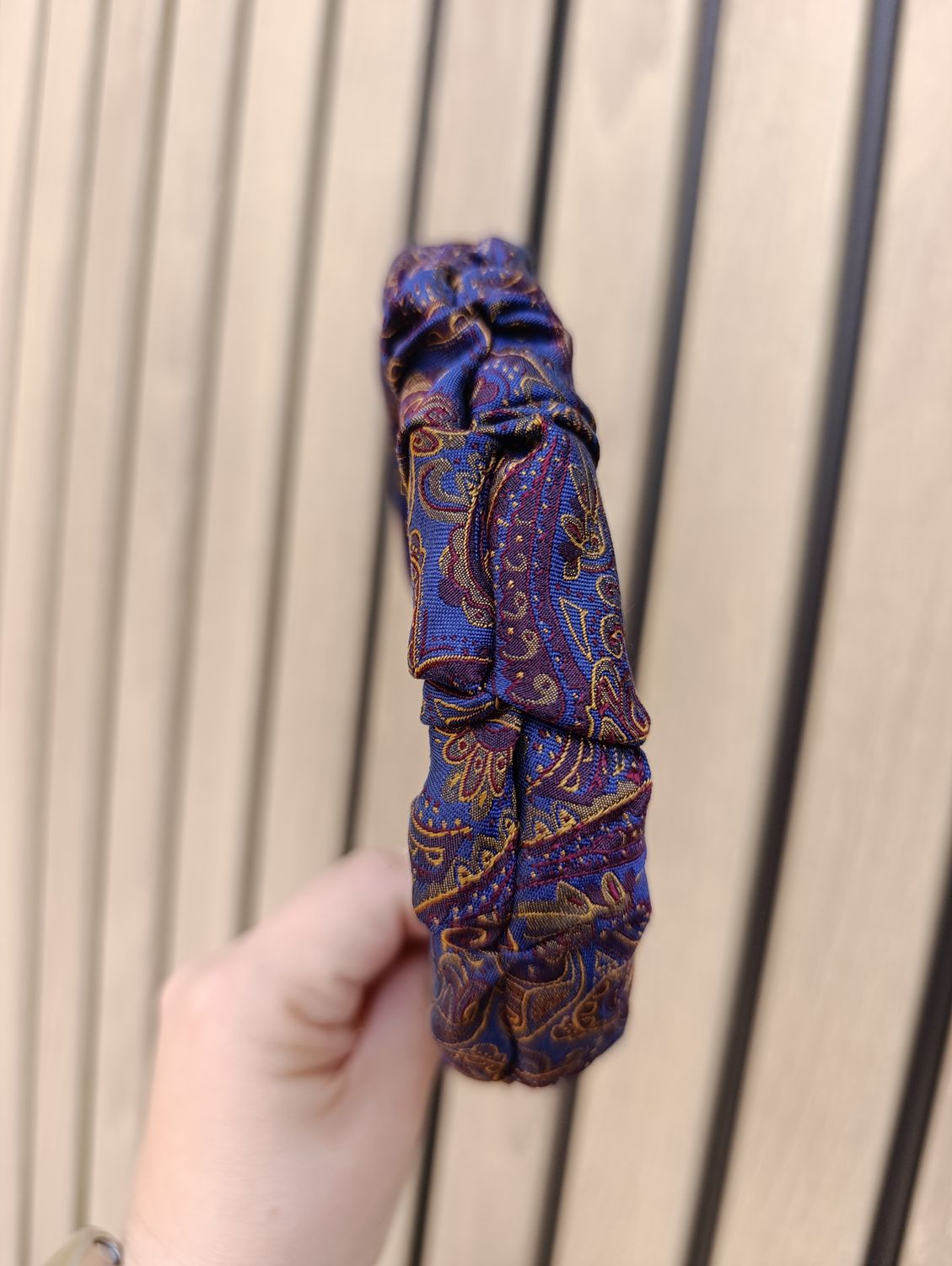 Fioletowa marszczona opaska korona jedwabna silk persley