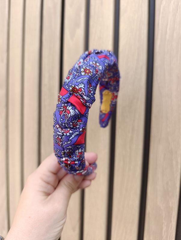 Fioletowa marszczona opaska korona jedwabna silk w kwiaty