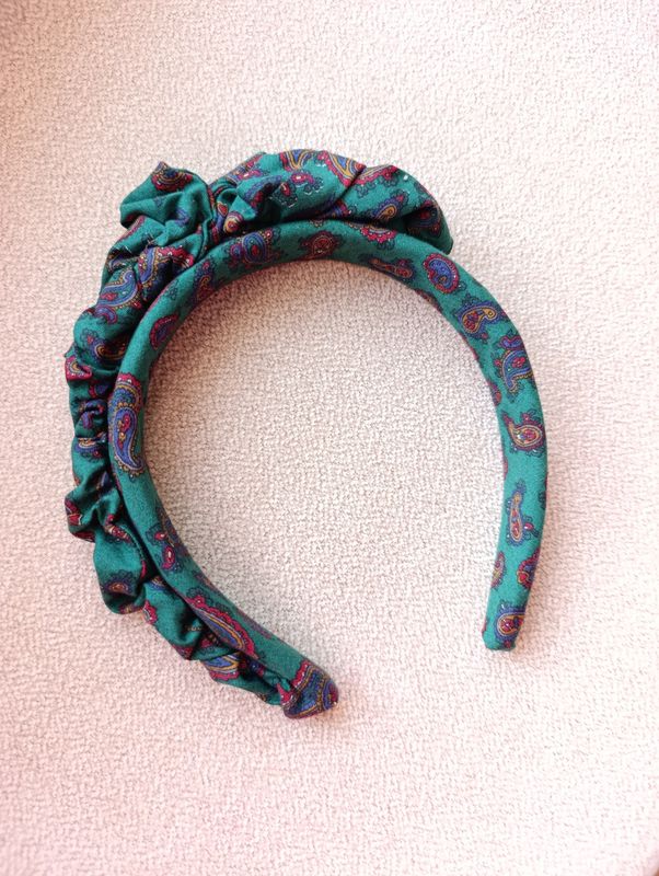 zielona marszczona opaska korona jedwabna silk persley