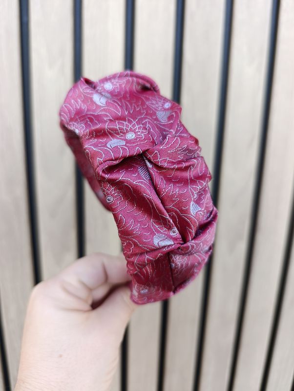 Bordowa marszczona opaska korona jedwabna silk szeroka