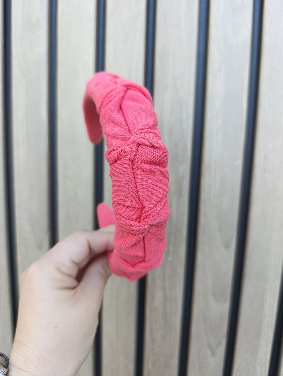 Opaska marszczona wąska dresowa koral kwiaty czarne