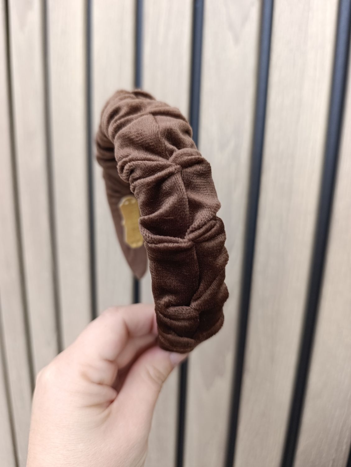 Opaska marszczona wąska brązowa welurowa