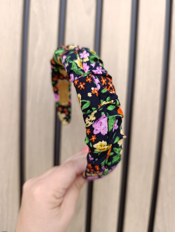 Opaska marszczona wąska czarna kolorowe kwiaty